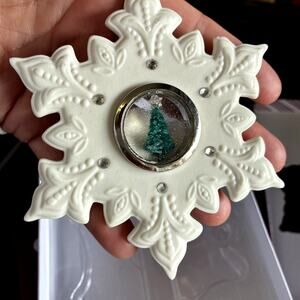 NIB 2015 Hallmark Keepsake Ornament Season of Wonder